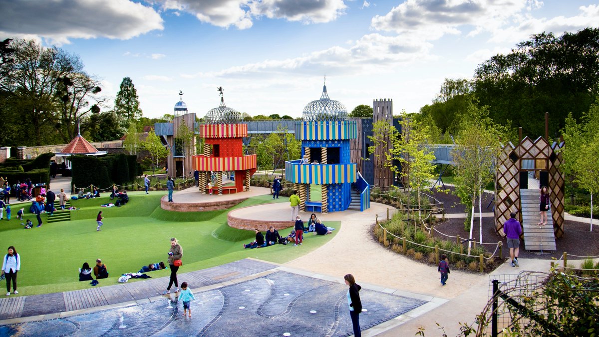 Hampton Court Palace — kids' party venue in London
