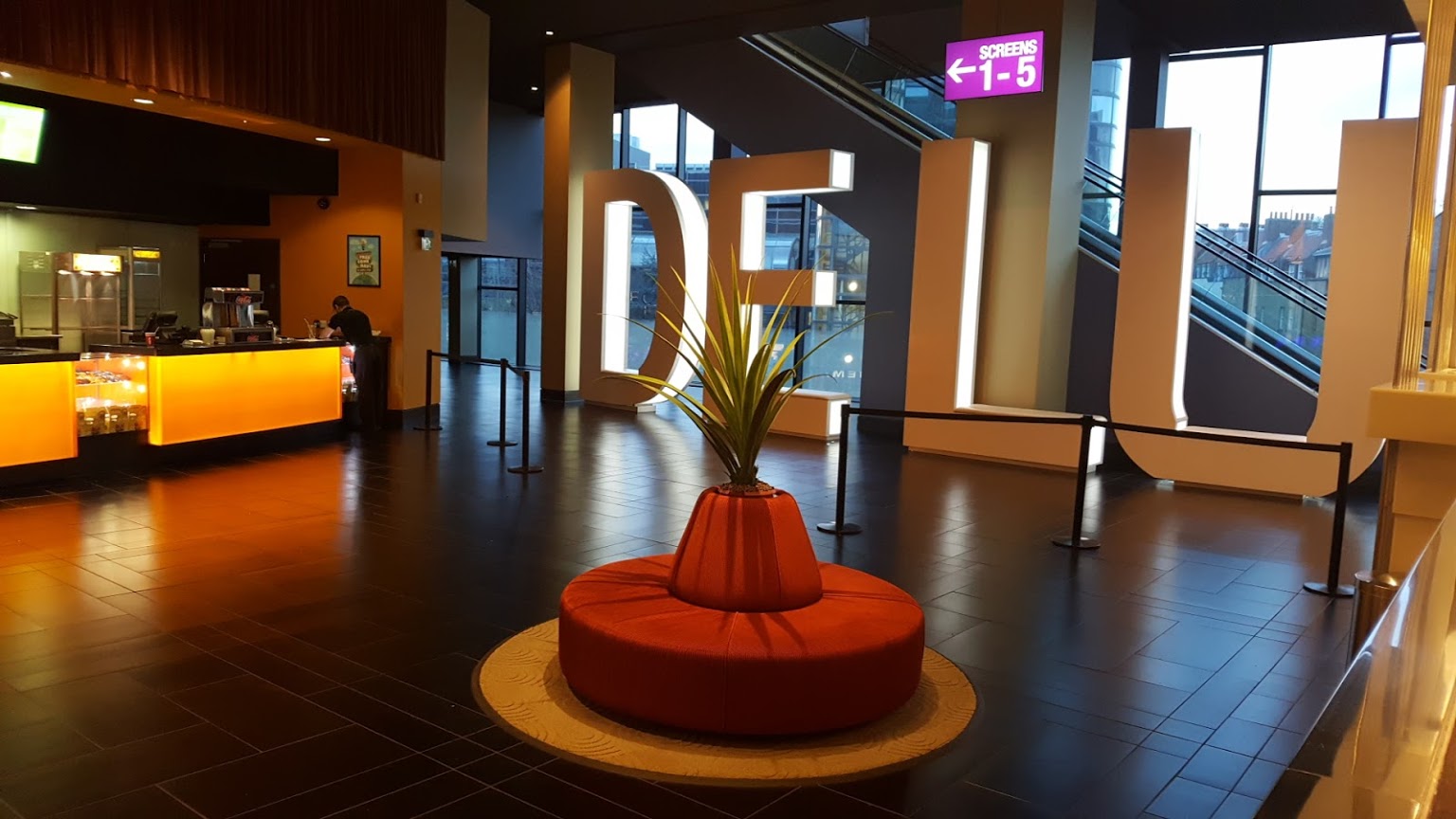Showcase De Lux Avounmouth — kids' party venue in Bristol